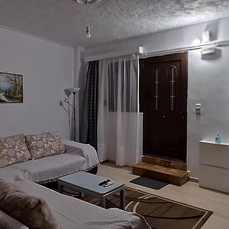 Ευρύχωρο Και Άνετο Διαμέρισμα Στην Ιτέα Joanna'S Apartment Kirra Exterior foto